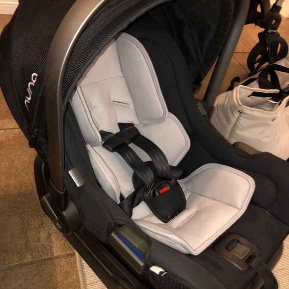 Baby Jogger & Nuna Pipa Car Seat Plus Accessories - Picture 5 of 13